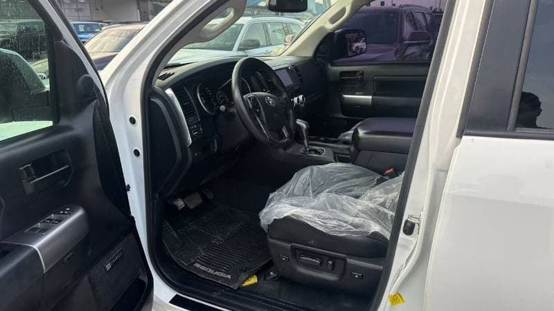 2021 Toyota Sequoia TRDPRO thumbnail 4