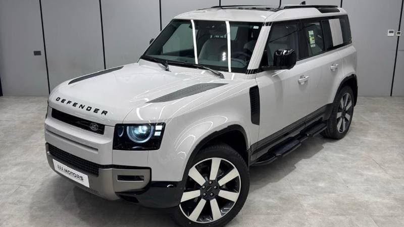 2026 Land Rover Defender 110 S P300 thumbnail 3
