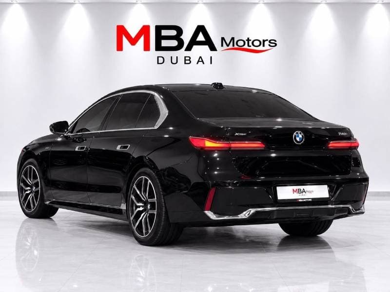 2025 BMW 740i M SPORT thumbnail 4