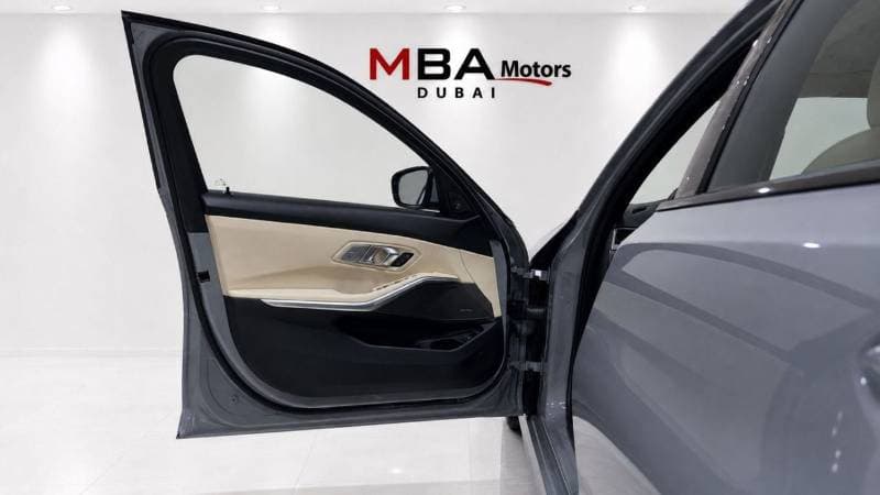 2024 BMW 320i M SPORT thumbnail 5