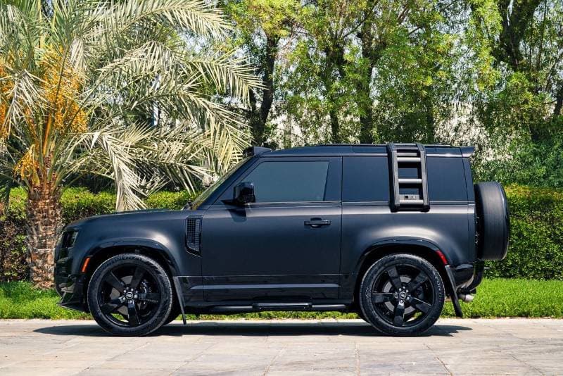 2023 Land Rover Defender 90 P525 thumbnail 3