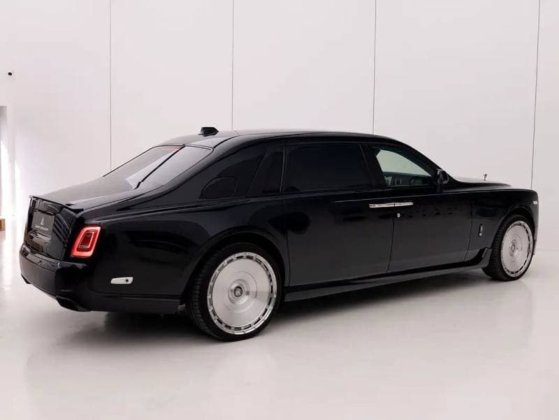 2024 Rolls Royce Phantom EWB thumbnail 2