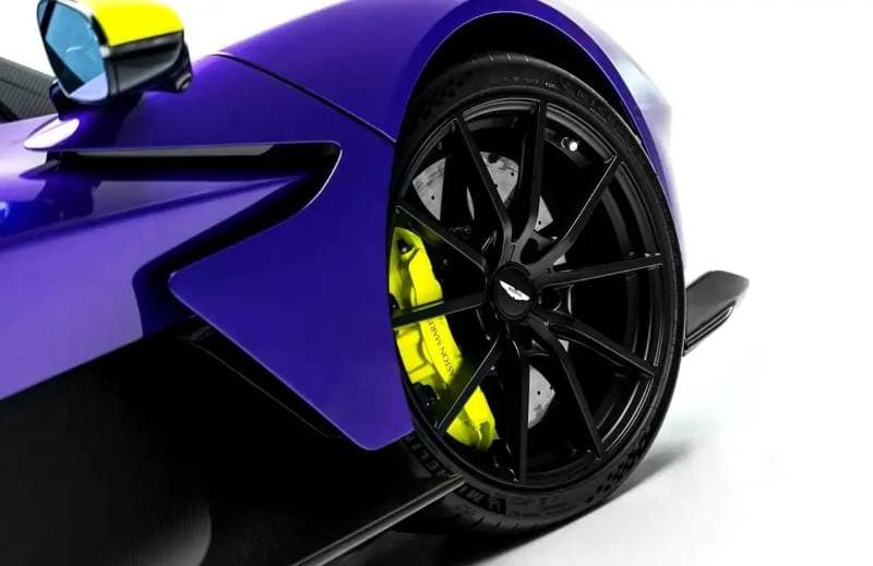 2026 Aston Martin Valhalla STANDARD thumbnail 4