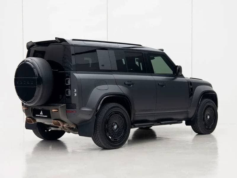 2025 Land Rover Defender thumbnail 3