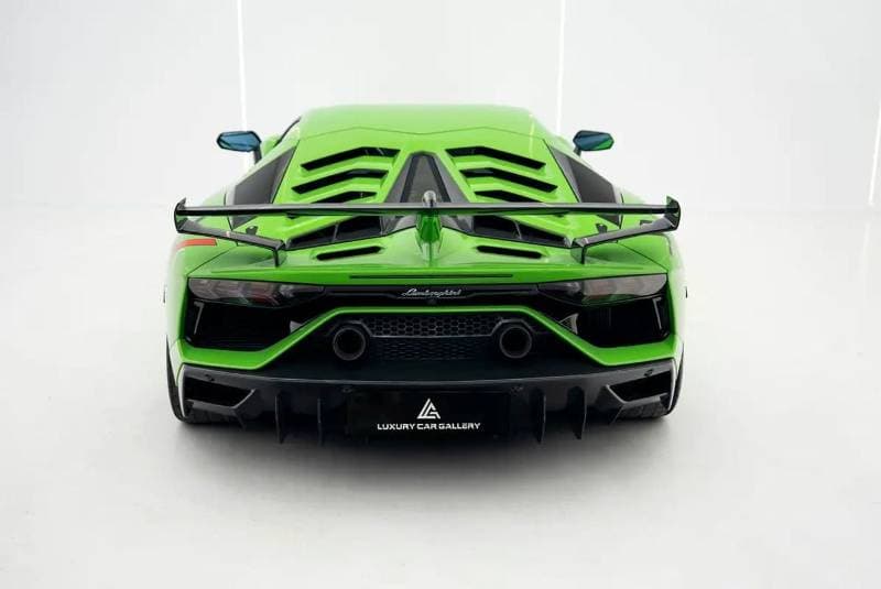 2020 Lamborghini Aventador SVJ thumbnail 3