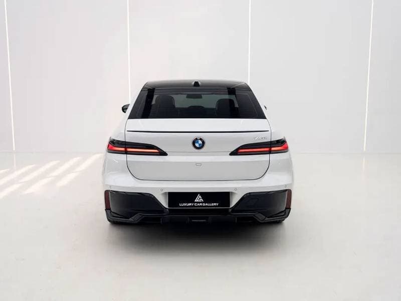 2024 BMW 740i M SPORT thumbnail 2