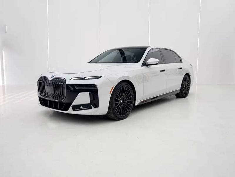 2024 BMW 740i M SPORT thumbnail 3