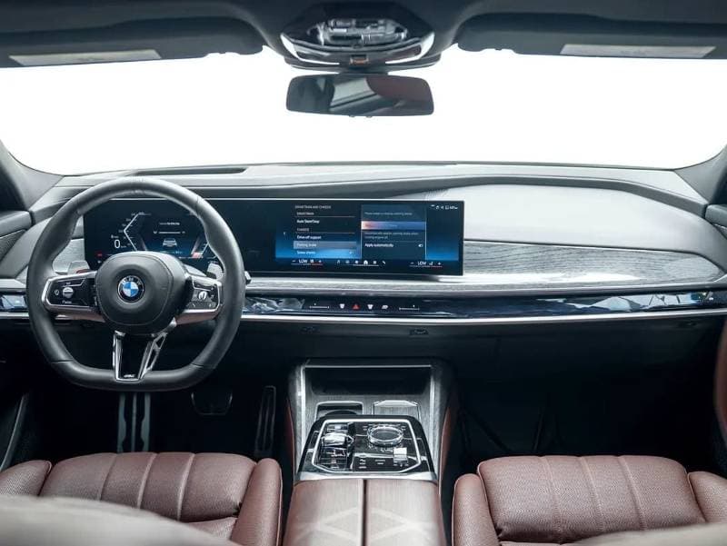 2024 BMW 740i M SPORT thumbnail 5