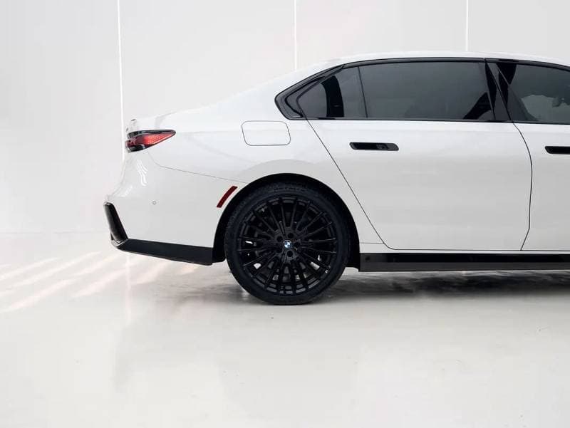 2024 BMW 740i M SPORT thumbnail 4