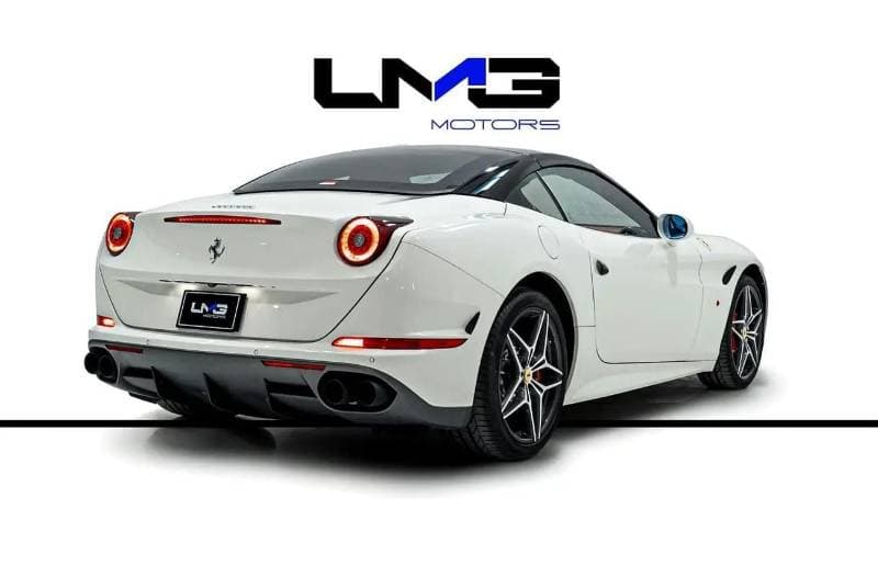 2016 Ferrari California T thumbnail 4