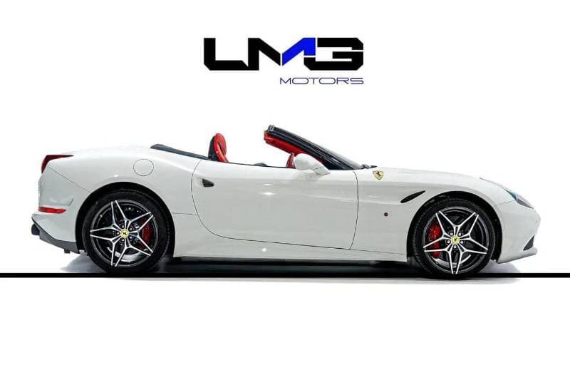 2016 Ferrari California T thumbnail 3