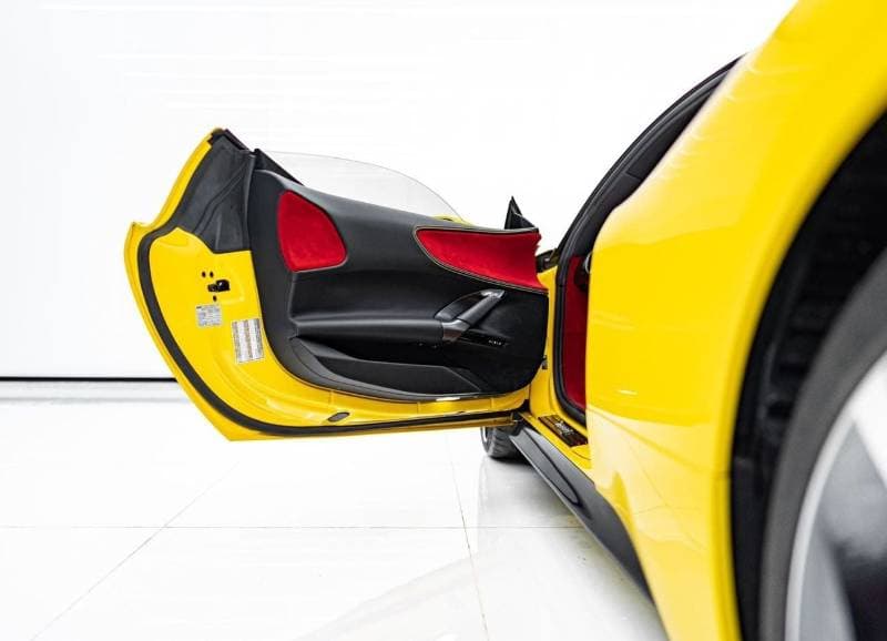 2022 Ferrari SF90 STRADALE thumbnail 6