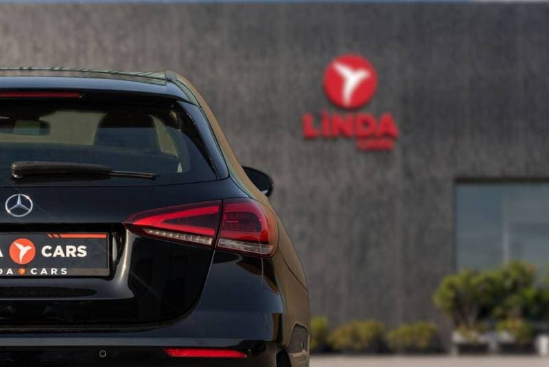 2018 Mercedes Benz A250 A250 thumbnail 5