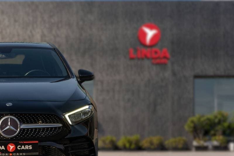 2018 Mercedes Benz A250 A250 thumbnail 3