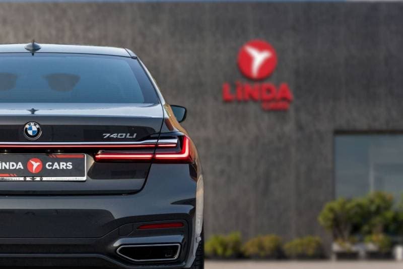 2021 BMW 740Li M Sport thumbnail 5