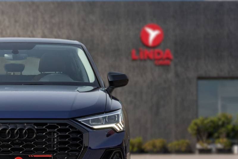 2025 Audi Q3 35 TFSI PROGRESS BLACK thumbnail 3