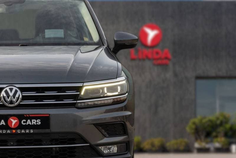 2020 Volkswagen Tiguan SEL thumbnail 3