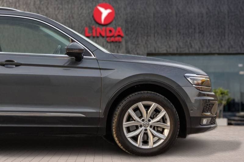2020 Volkswagen Tiguan SEL thumbnail 8