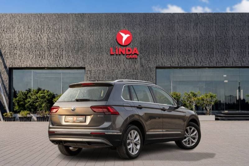 2020 Volkswagen Tiguan SEL thumbnail 6