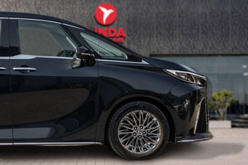 2024 Lexus LM 350h STANDARD thumbnail 8