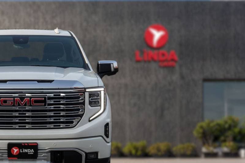 2022 GMC Sierra DENALI thumbnail 3