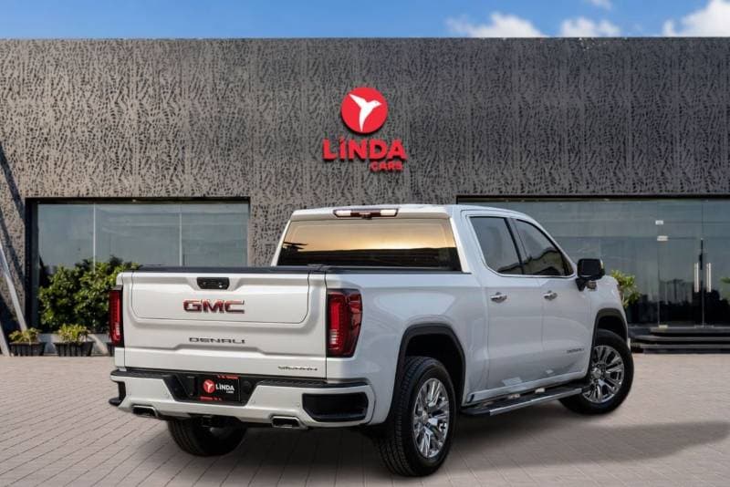 2022 GMC Sierra DENALI thumbnail 5