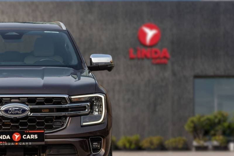 2025 Ford Everest LIMITED thumbnail 3