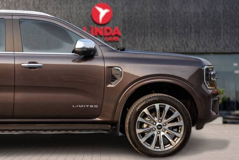 2025 Ford Everest LIMITED thumbnail 8