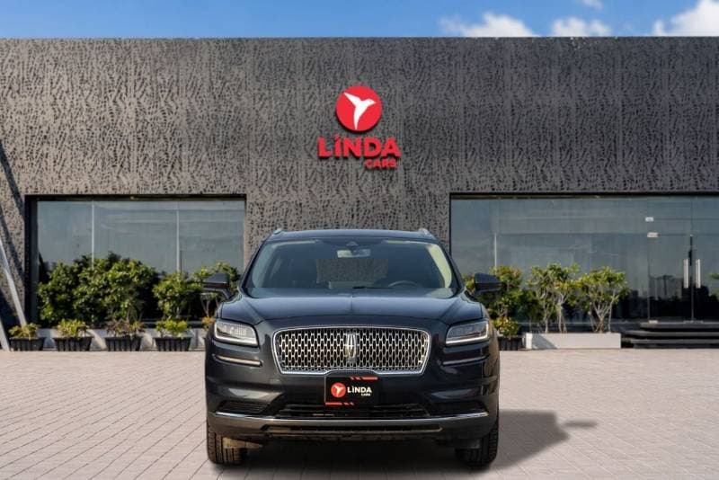 2023 Lincoln Nautilus Premier thumbnail 2