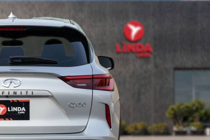 2021 Infiniti QX50 LUXE thumbnail 5