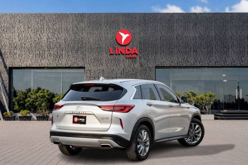 2021 Infiniti QX50 LUXE thumbnail 6
