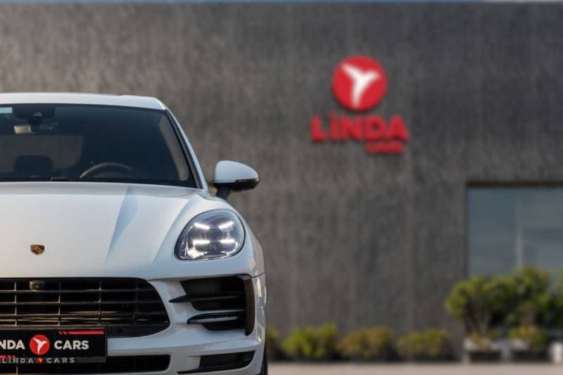 2019 Porsche Macan Std 2.0L (252 HP) thumbnail 3