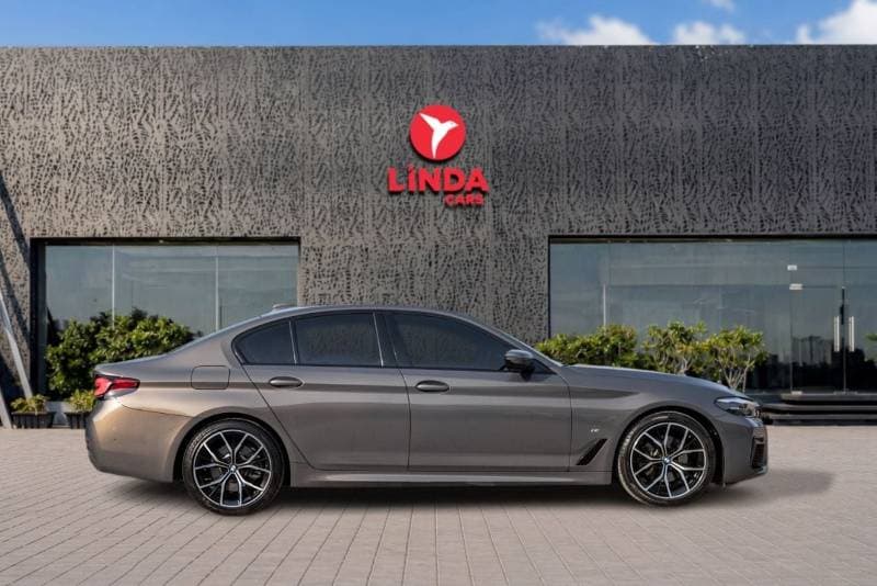 2023 BMW 520i M SPORT thumbnail 7