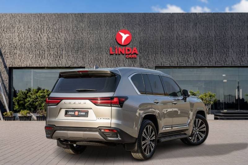 2025 Lexus LX700h SIGNATURE thumbnail 6