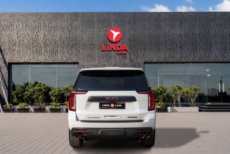 2022 GMC Yukon AT4 thumbnail 4