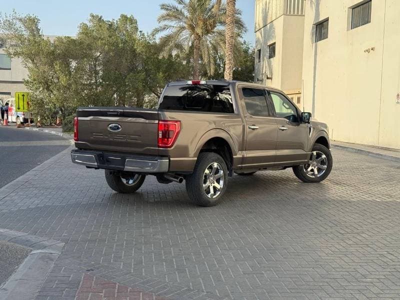 2022 Ford F 150 XLT CREW CAB thumbnail 2