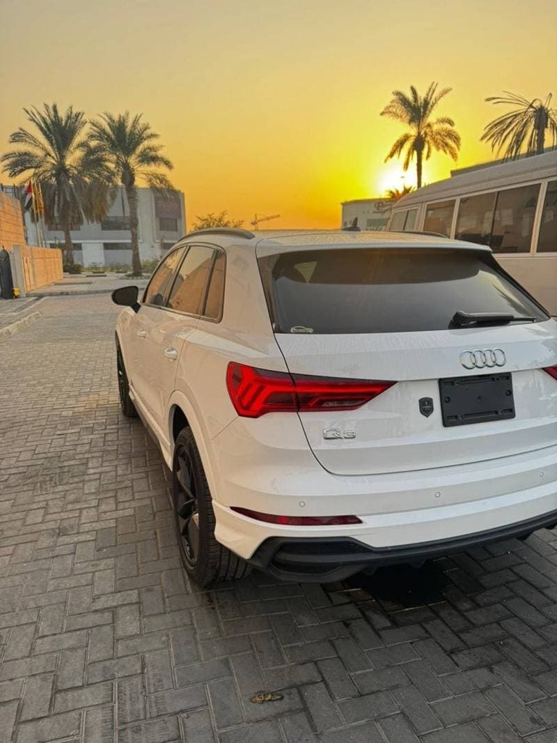 2024 Audi Q3 40 TFSI S LINE SPORTBACK thumbnail 2
