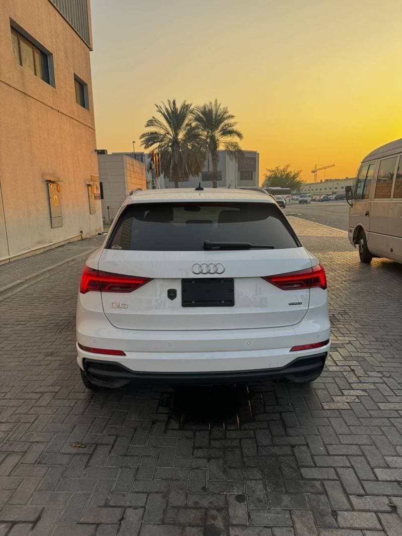 2024 Audi Q3 40 TFSI S LINE SPORTBACK thumbnail 3
