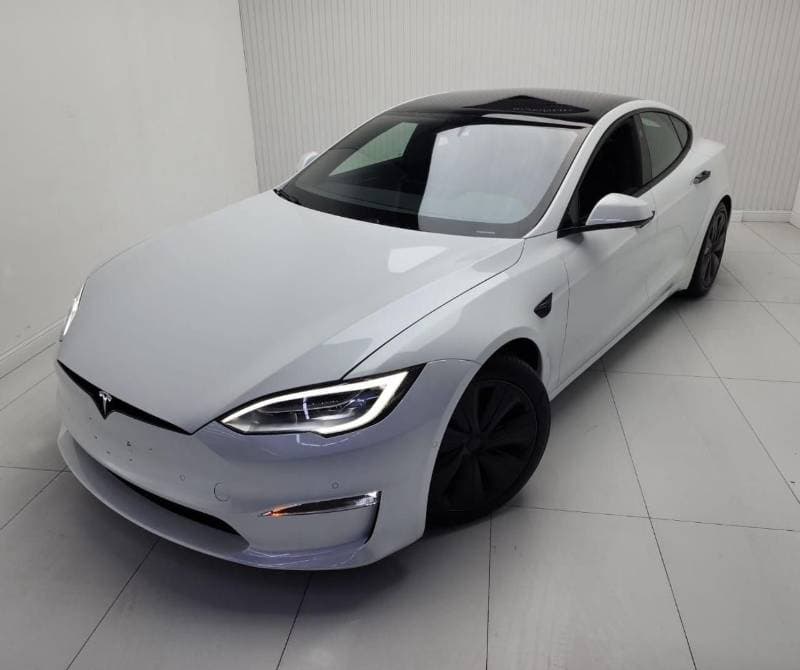 2022 Tesla Model S PLAID