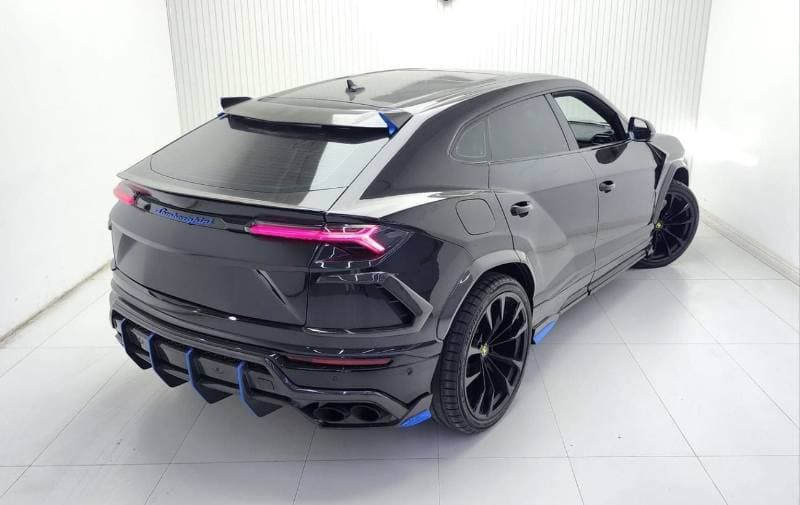 2020 Lamborghini Urus STANDARD thumbnail 4