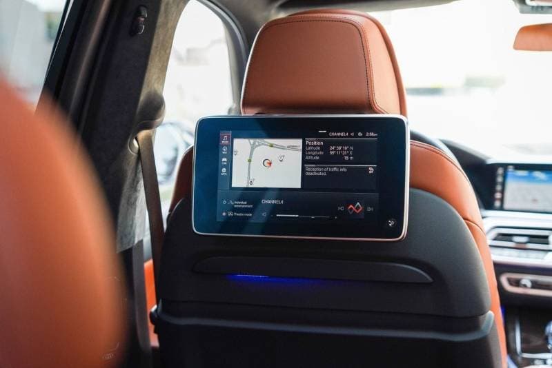 2021 BMW X7 M50i thumbnail 5