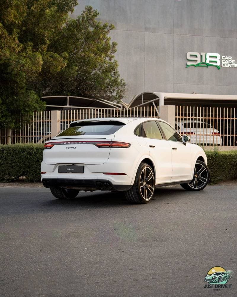2020 Porsche Cayenne S thumbnail 3