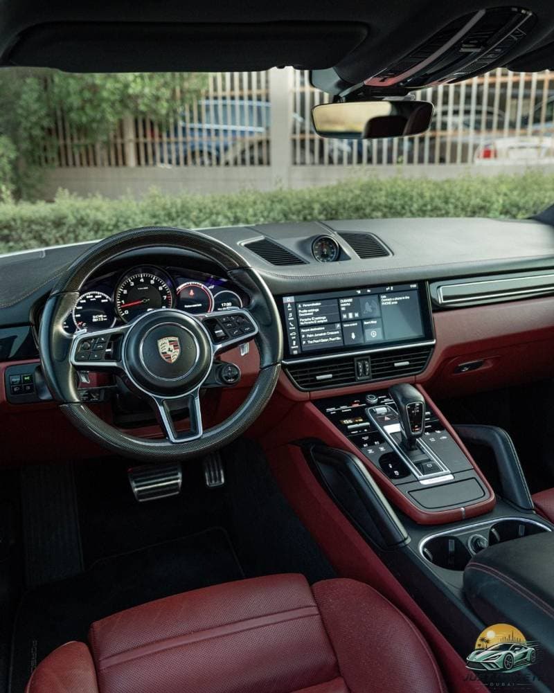 2020 Porsche Cayenne S thumbnail 2
