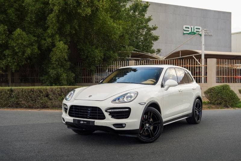 2011 Porsche Cayenne TURBO thumbnail 4