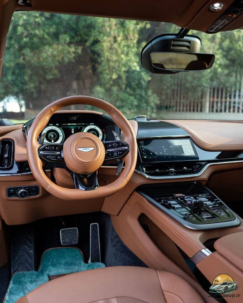 2025 Aston Martin DBX 707 thumbnail 7