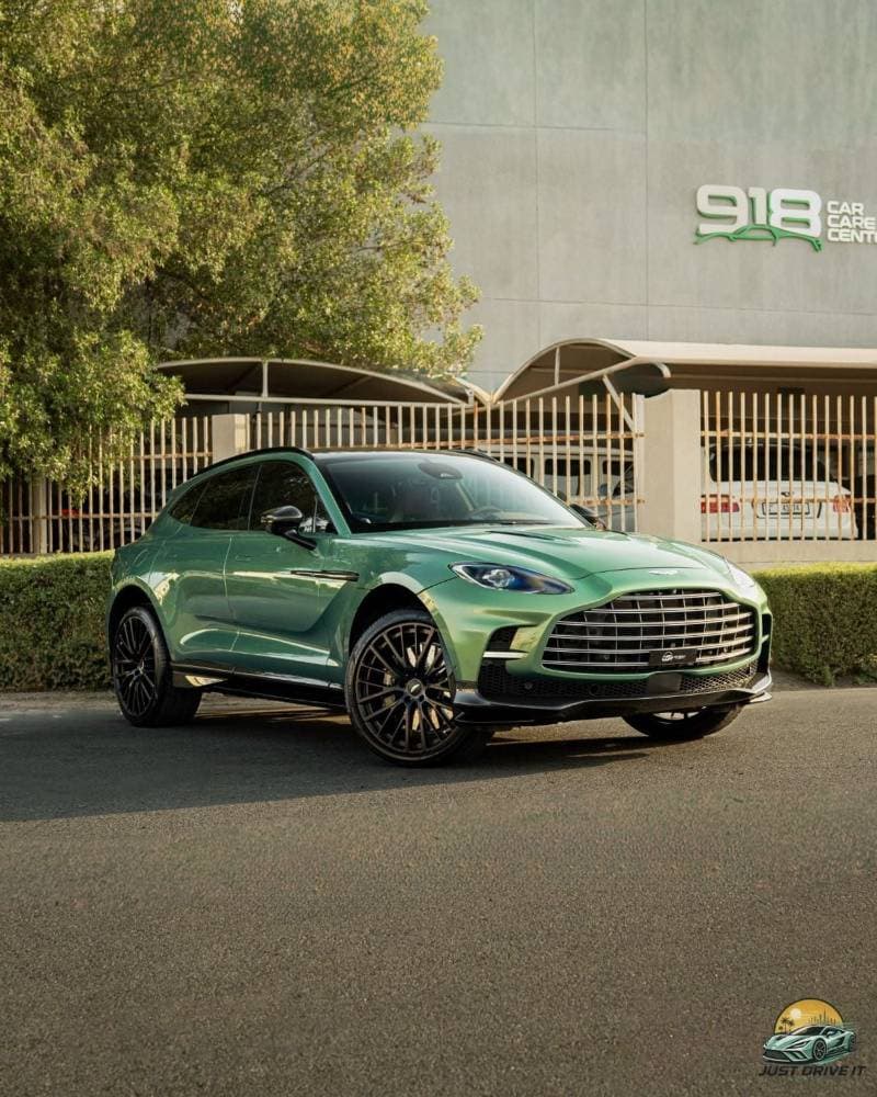 2025 Aston Martin DBX 707