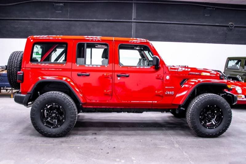 2024 Jeep Wrangler SAHARA thumbnail 4