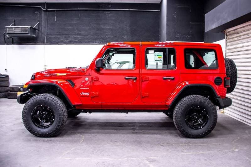2024 Jeep Wrangler SAHARA thumbnail 5