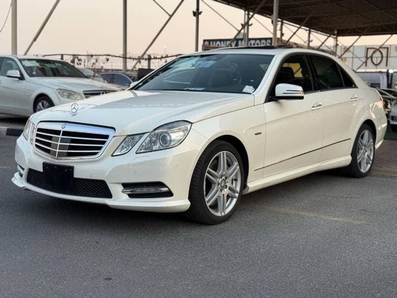 2012 Mercedes Benz E 550 USA thumbnail 3