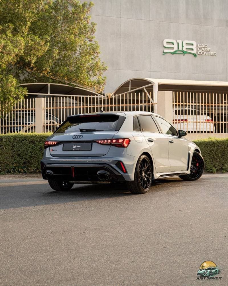 2025 Audi RS3 TFSI SPORTBACK thumbnail 3